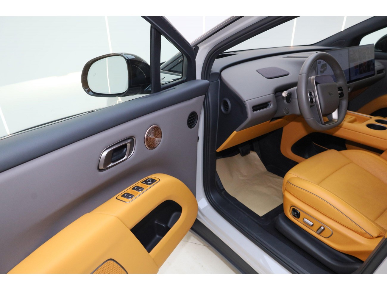 Li Auto i8 2025