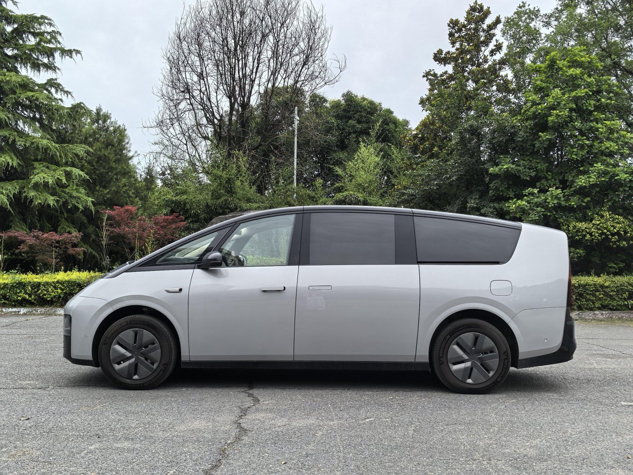 Li Auto MEGA 2025
