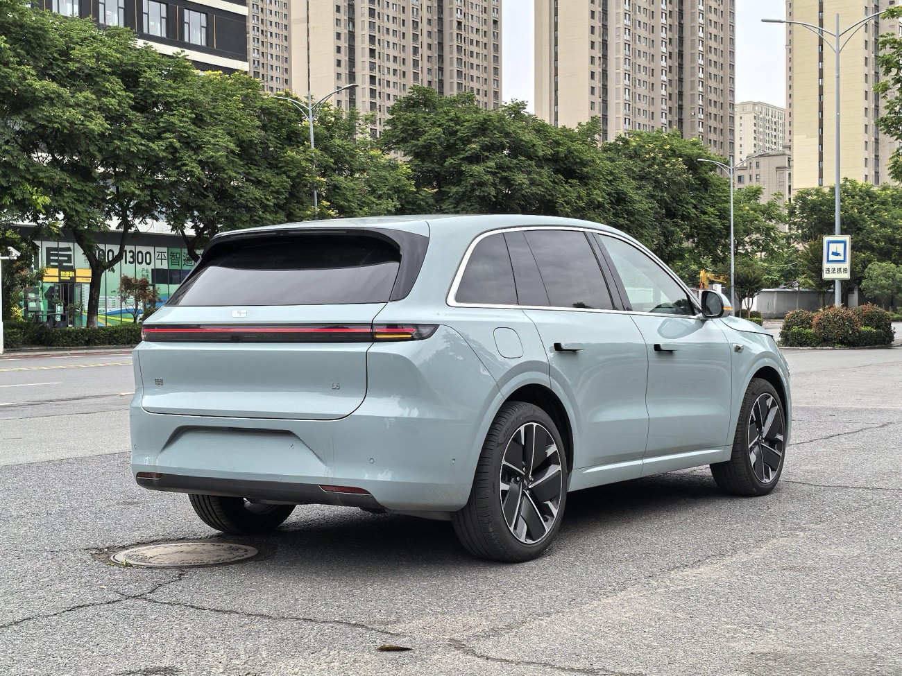 Li Auto L6 2025