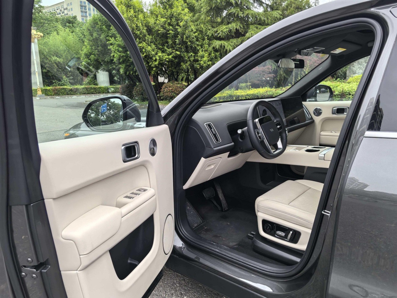 Li Auto L8 2025