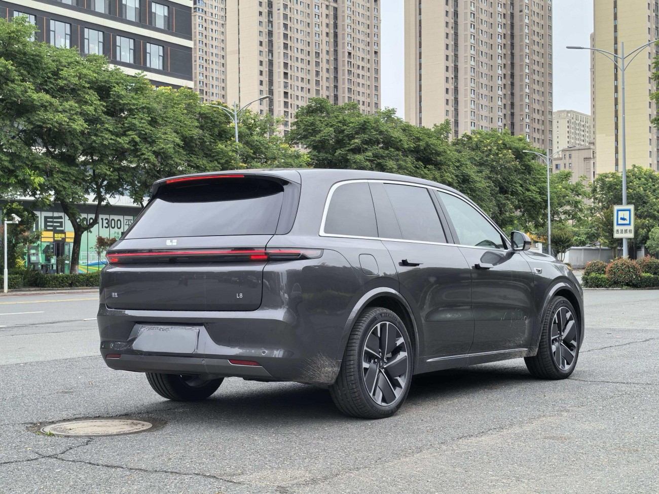 Li Auto L8 2025
