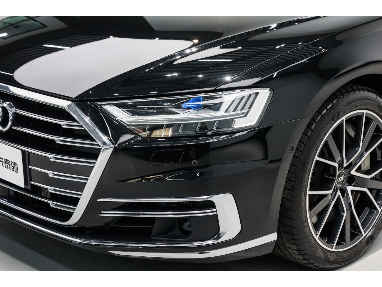 Audi A8L 60 TFSI 2022