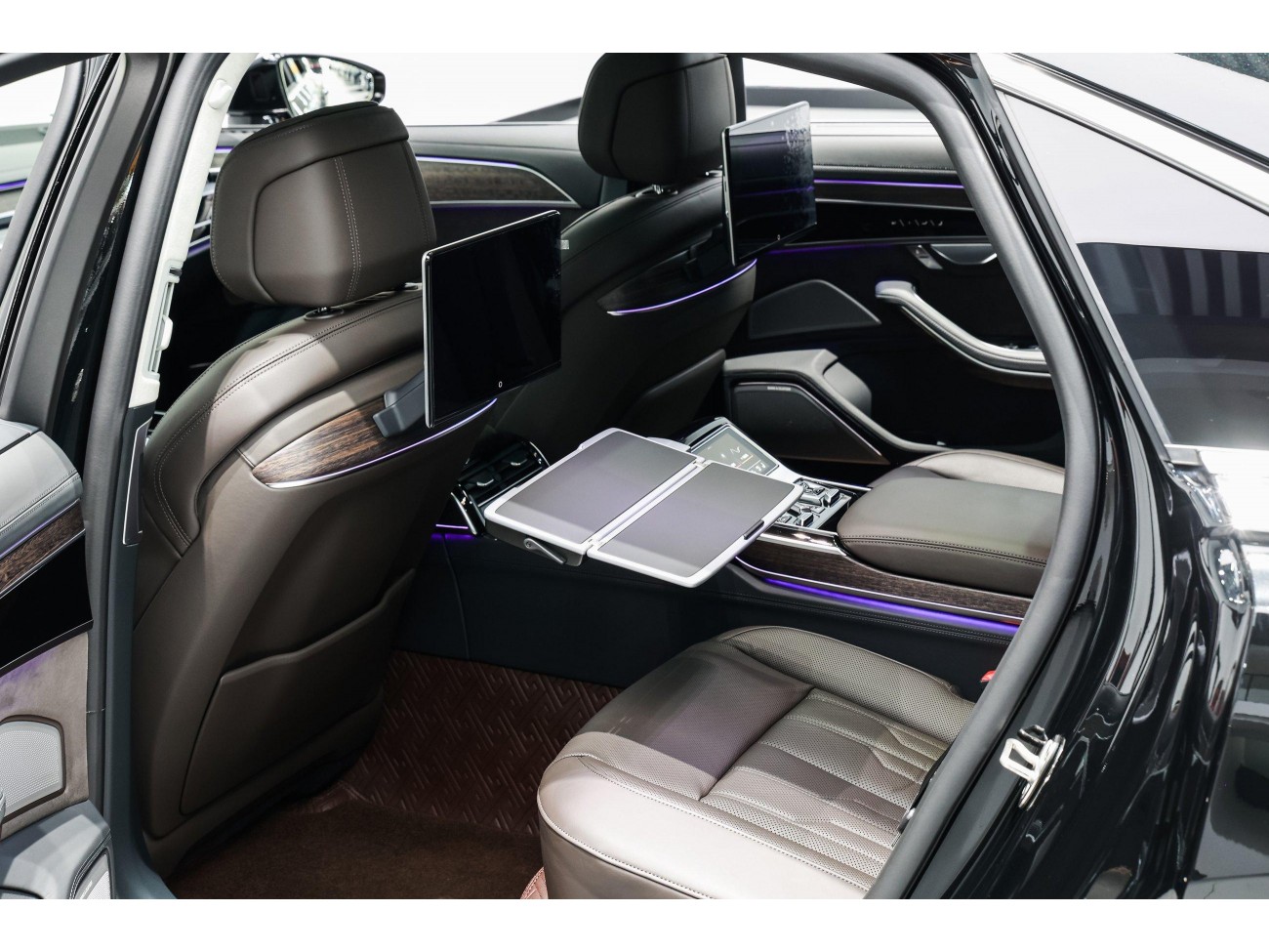 Audi A8L 60 TFSI 2022