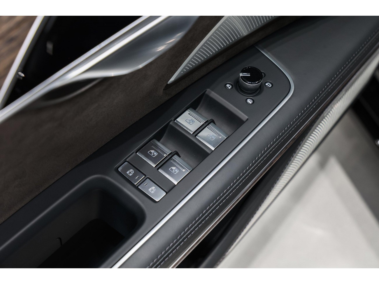 Audi A8L 60 TFSI 2022