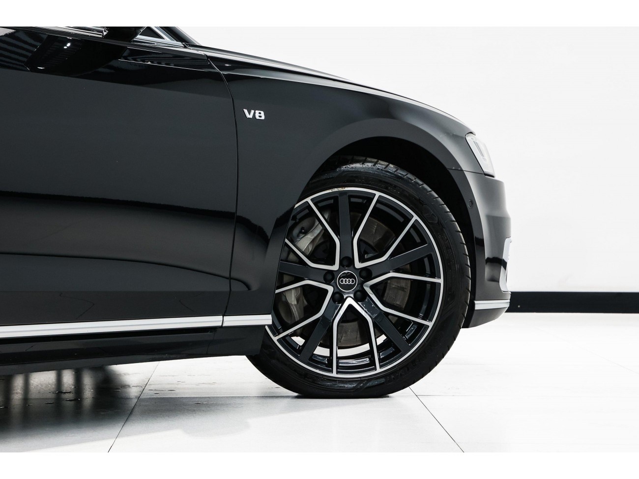Audi A8L 60 TFSI 2022
