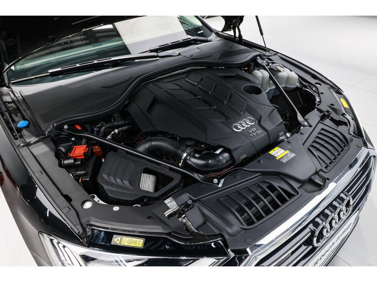 Audi A8L 60 TFSI 2022