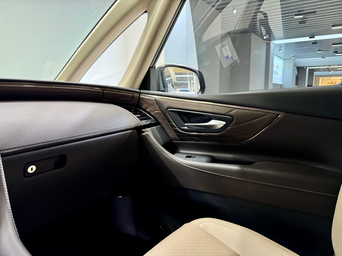 Toyota Vellfire 2024