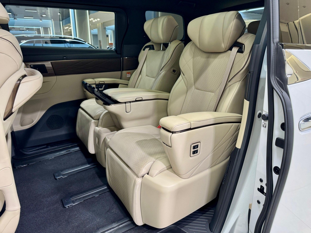 Toyota Vellfire 2024
