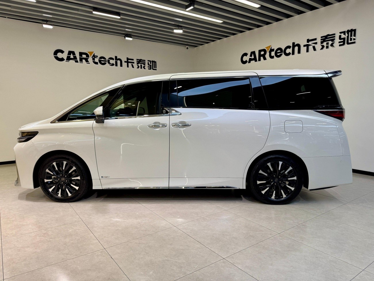 Toyota Vellfire 2024