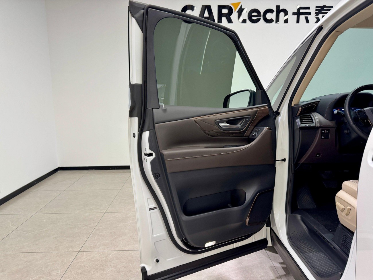 Toyota Vellfire 2024
