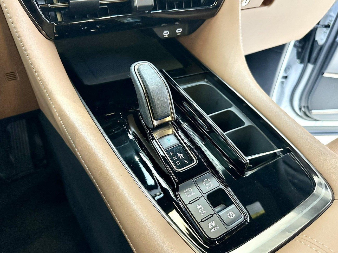 Toyota Alphard 2025