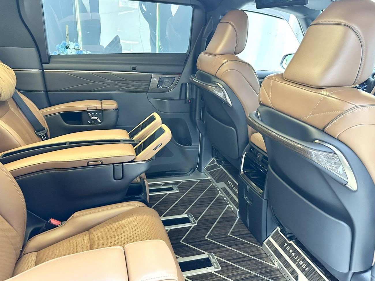 Toyota Alphard 2025