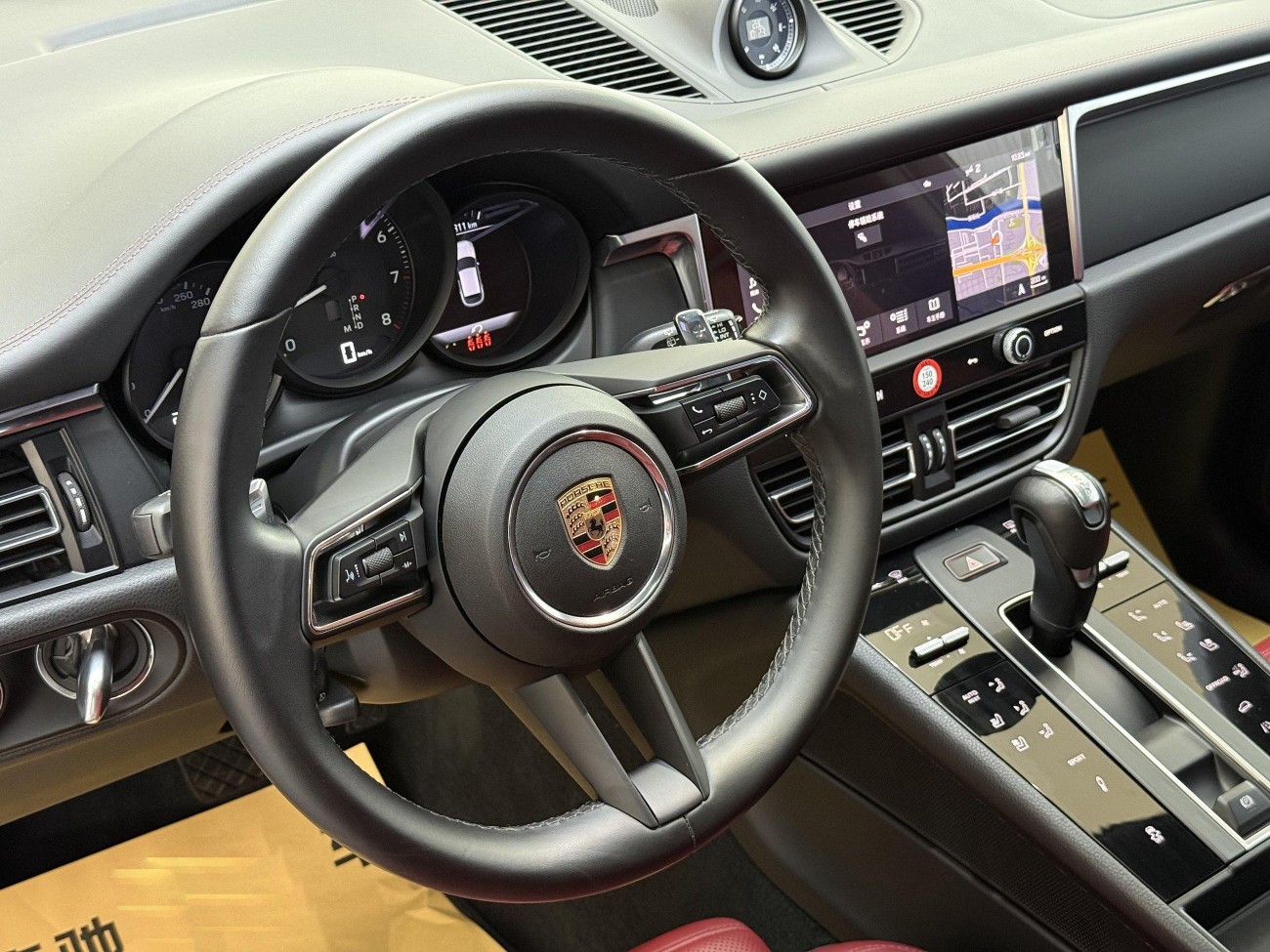 Porsche Macan 2024