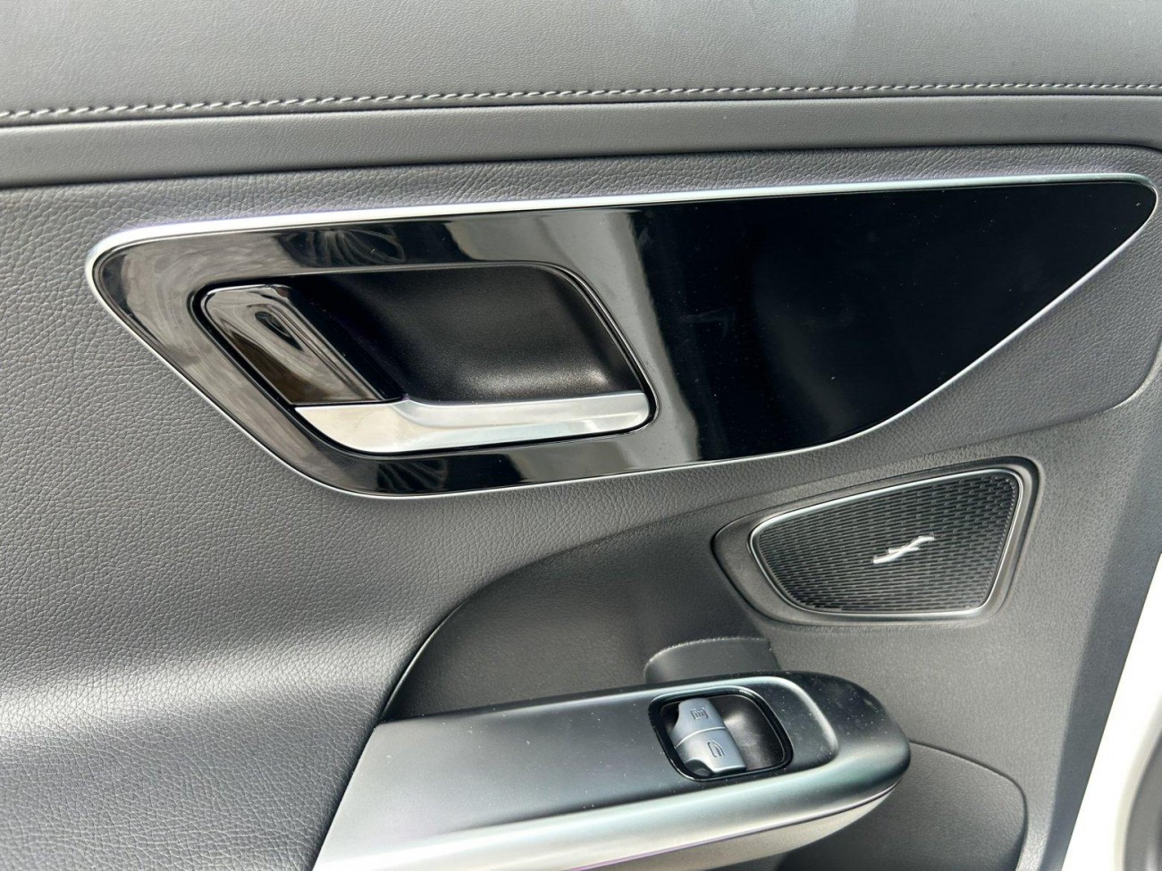 Mercedes-Benz C 260 L 2025