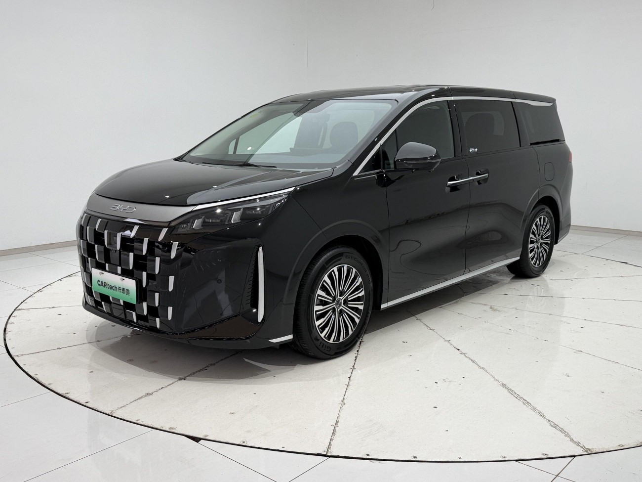 BYD M9 2025