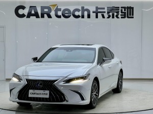 Lexus ES 300h 2022