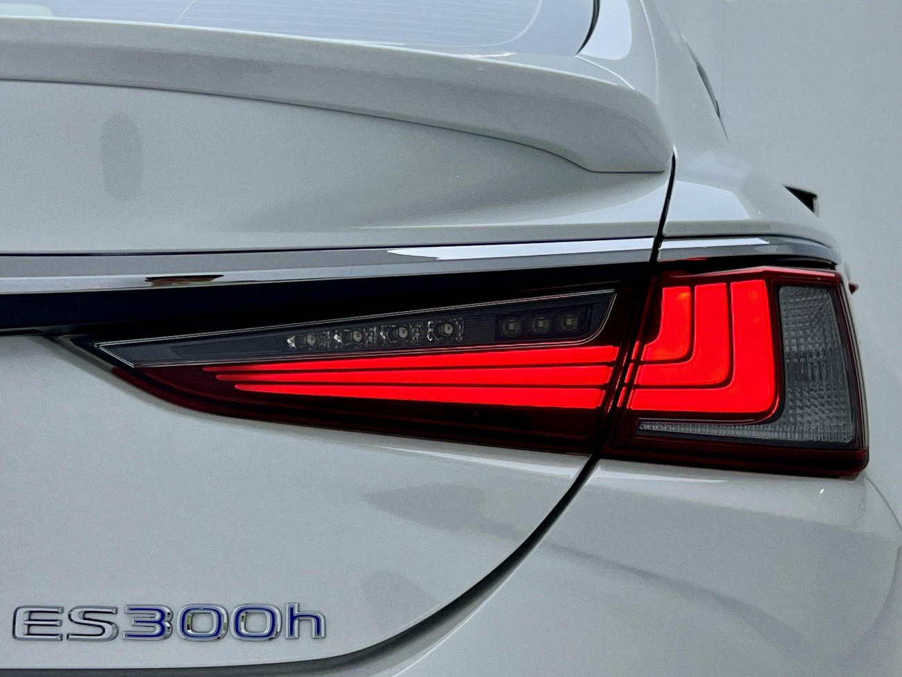 Lexus ES 300h 2022