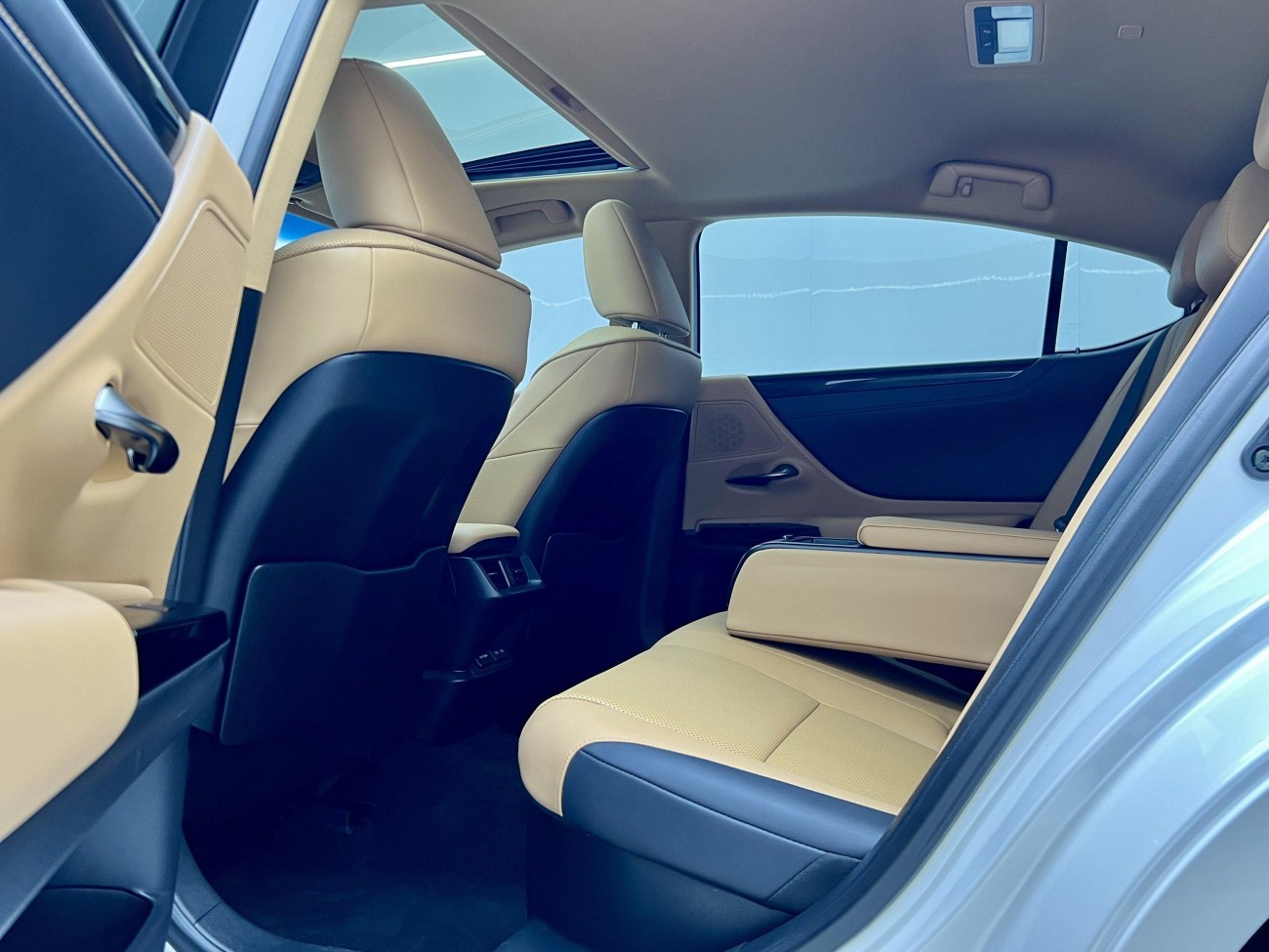 Lexus ES 300h 2022