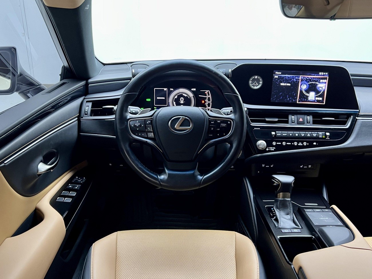 Lexus ES 300h 2022