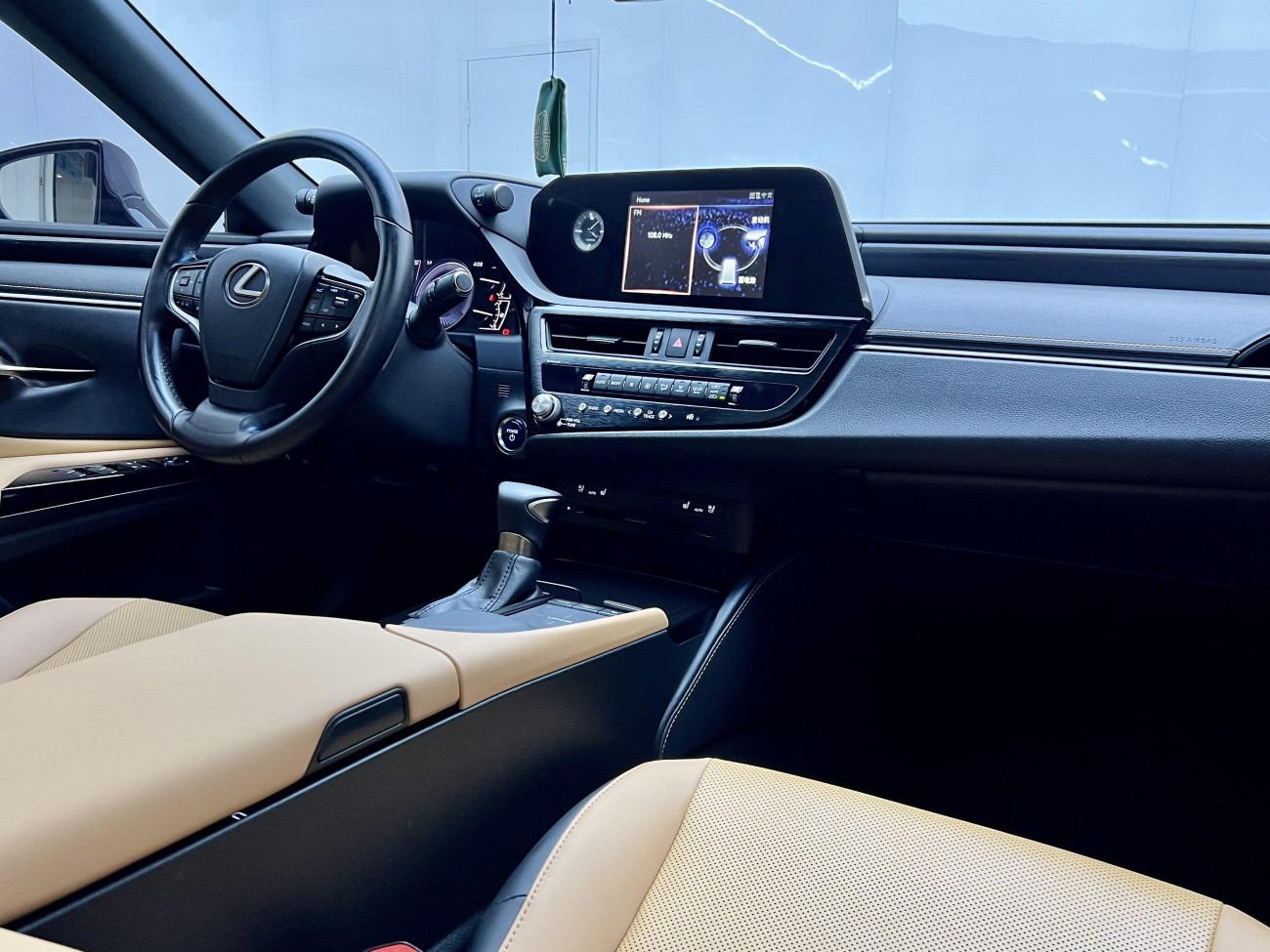 Lexus ES 300h 2022