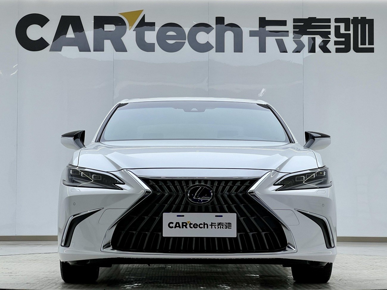 Lexus ES 300h 2022