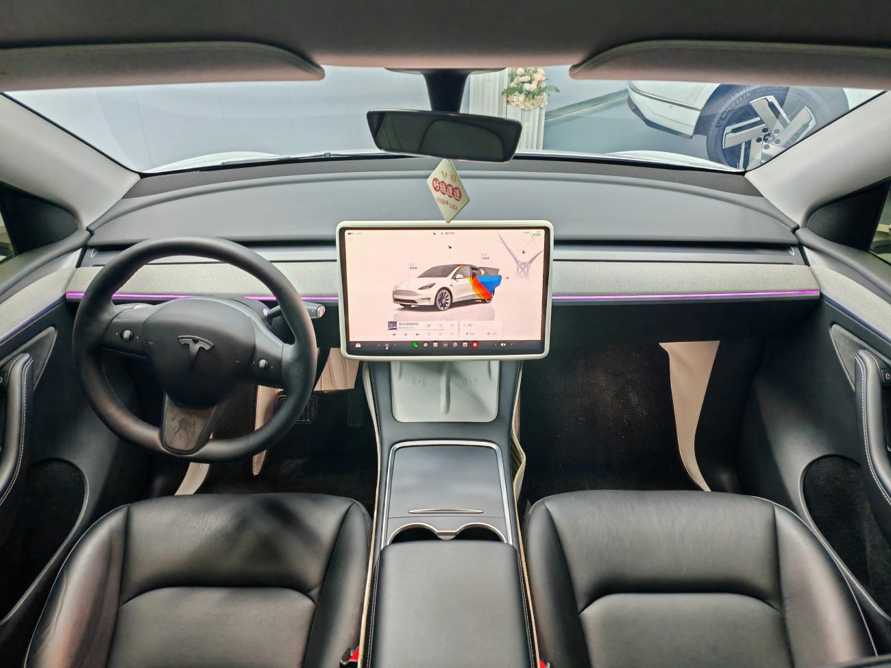Tesla Model Y 2024