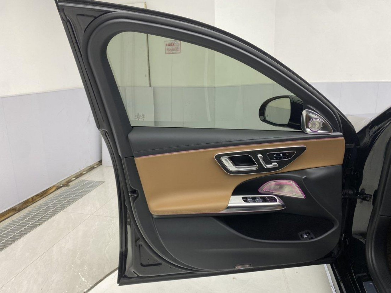 Mercedes-Benz E 350 e 2025