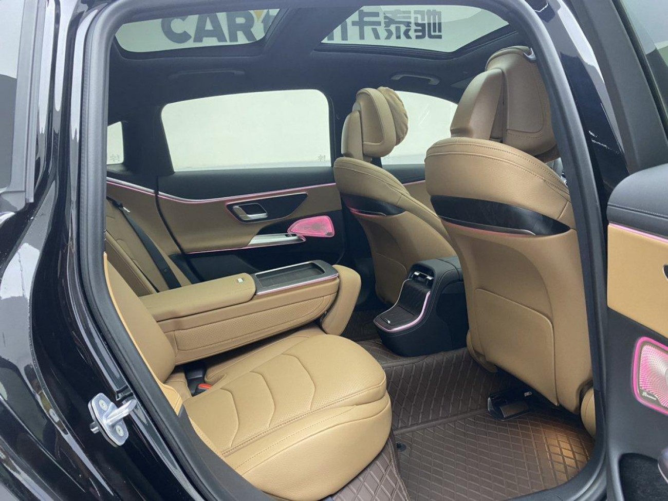 Mercedes-Benz E 350 e 2025