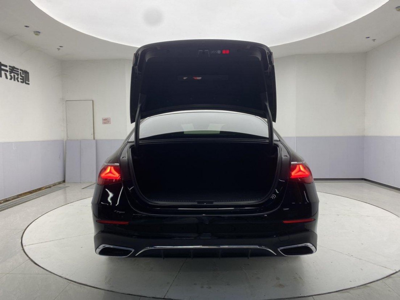Mercedes-Benz E 350 e 2025