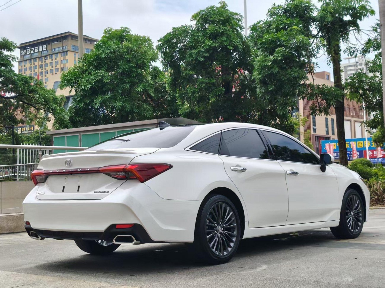 Toyota Avalon 2019