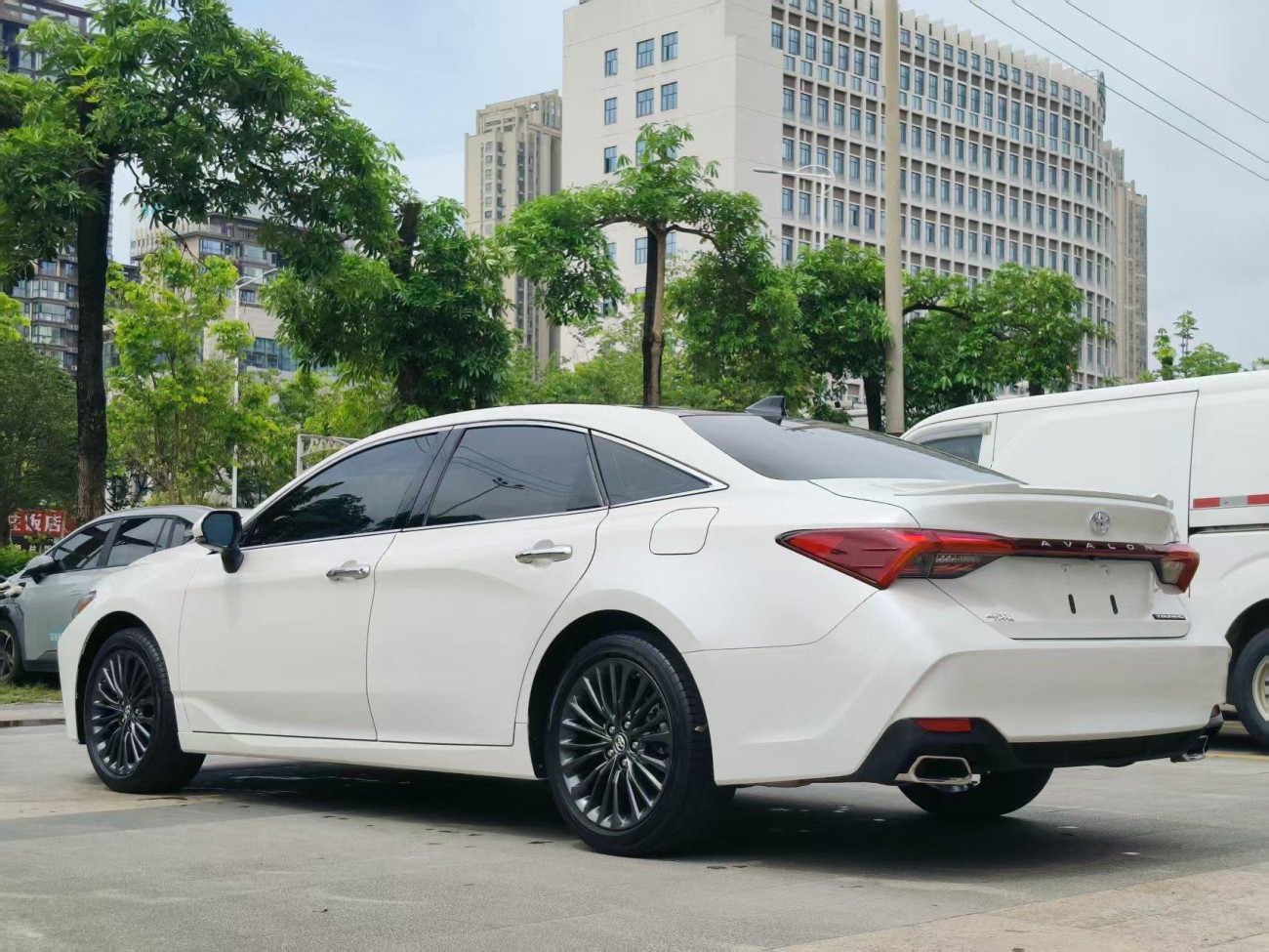 Toyota Avalon 2019