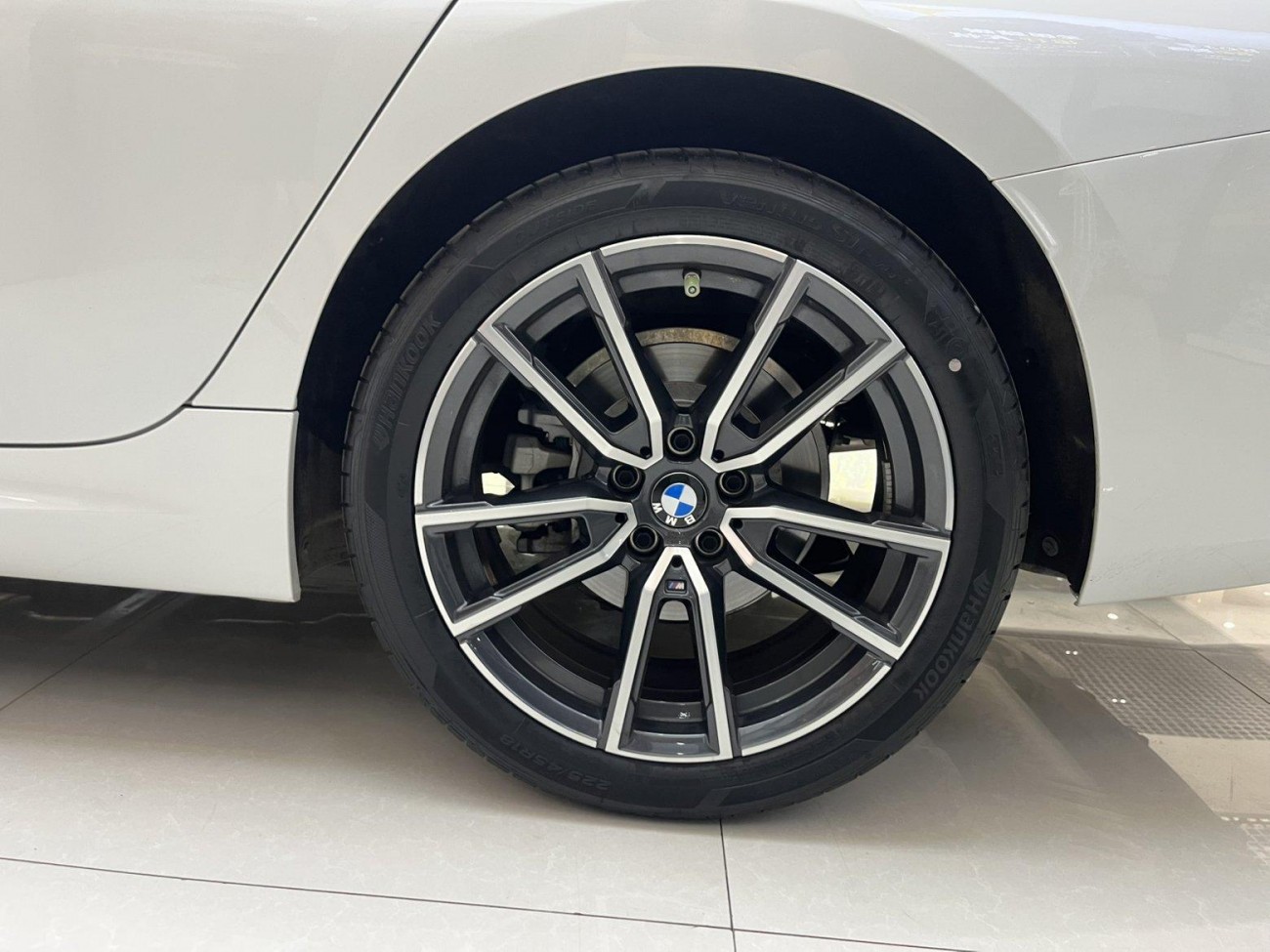 BMW 325i 2025