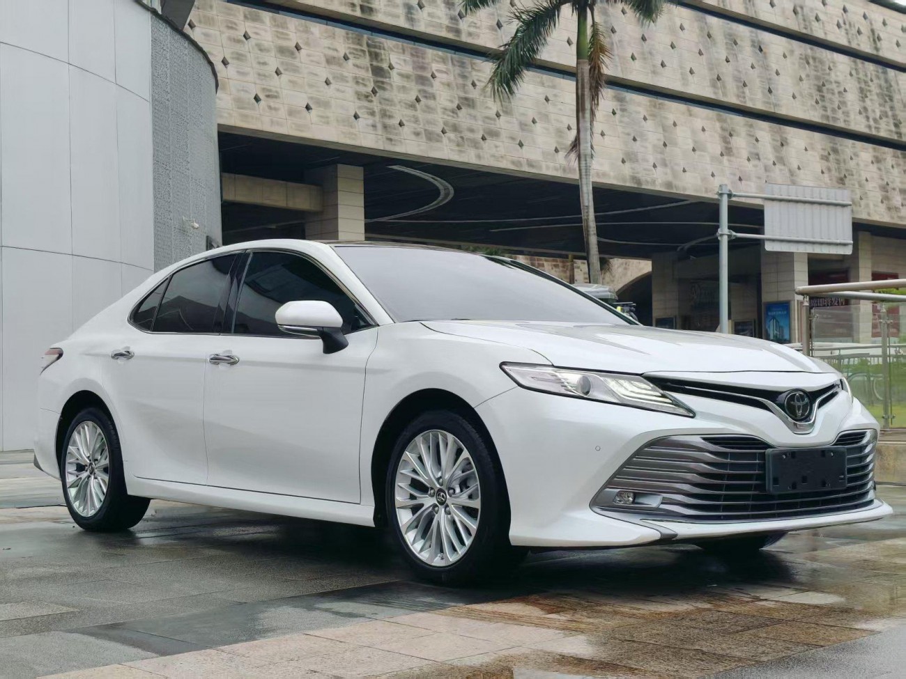 Toyota Camry 2019