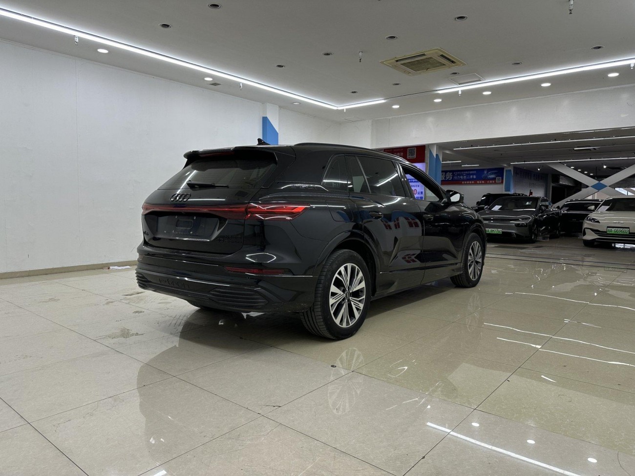 Audi Q5 e-tron 2024