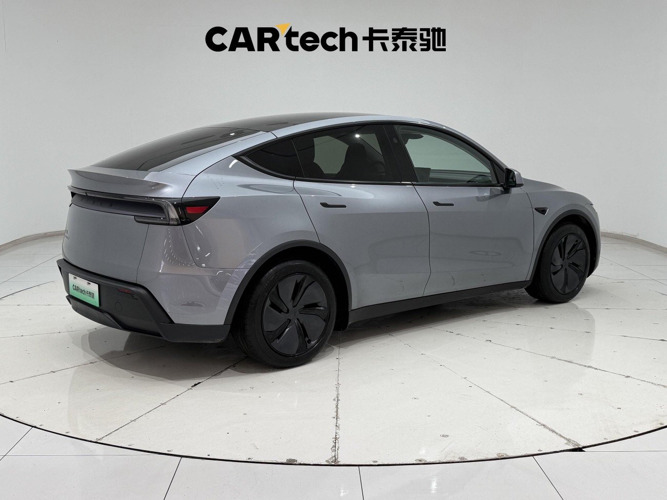 Tesla Model Y 2025