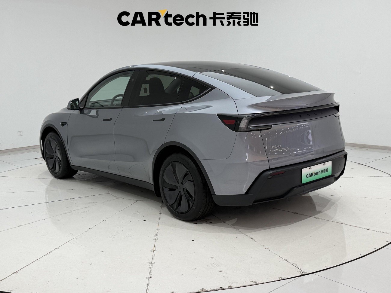 Tesla Model Y 2025