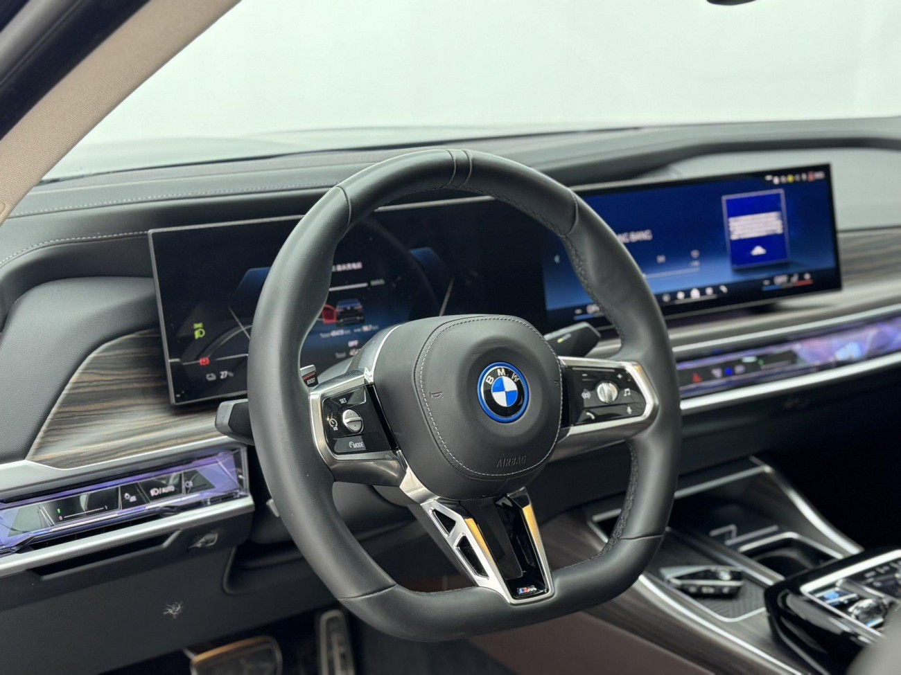 BMW i7 2025