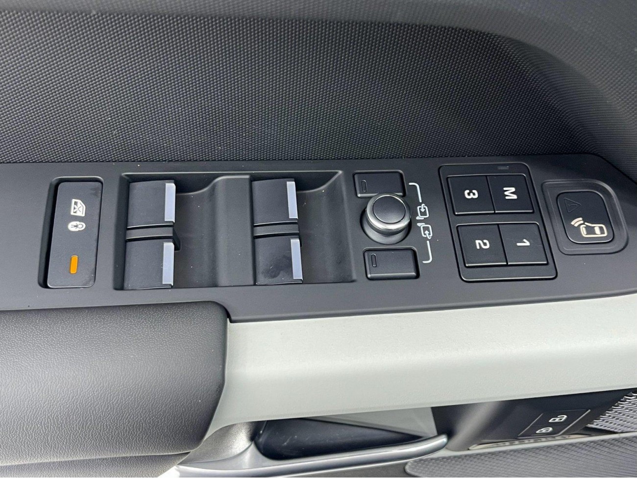 Land Rover Defender 2022