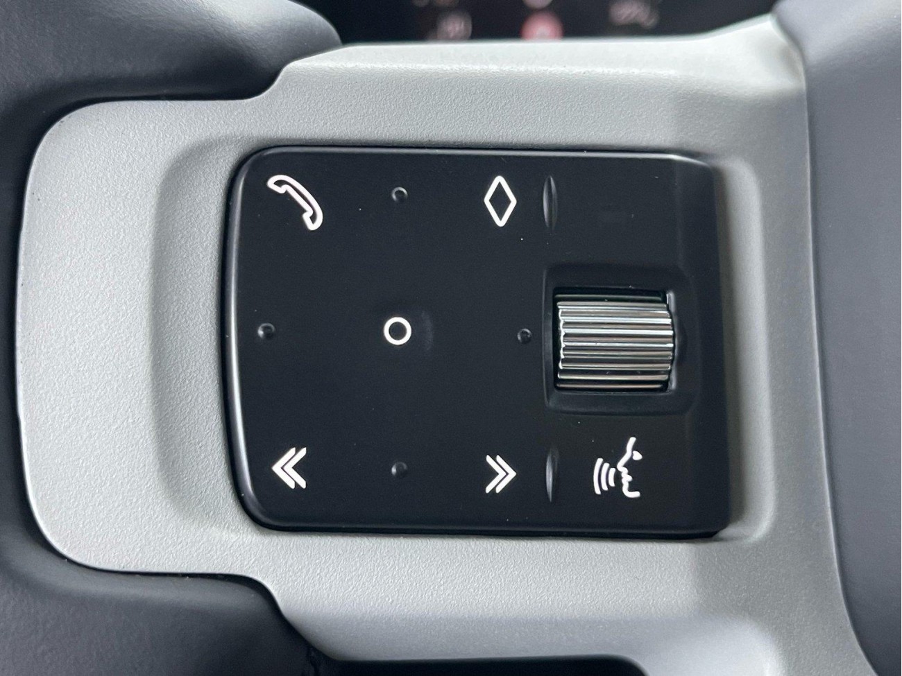 Land Rover Defender 2022