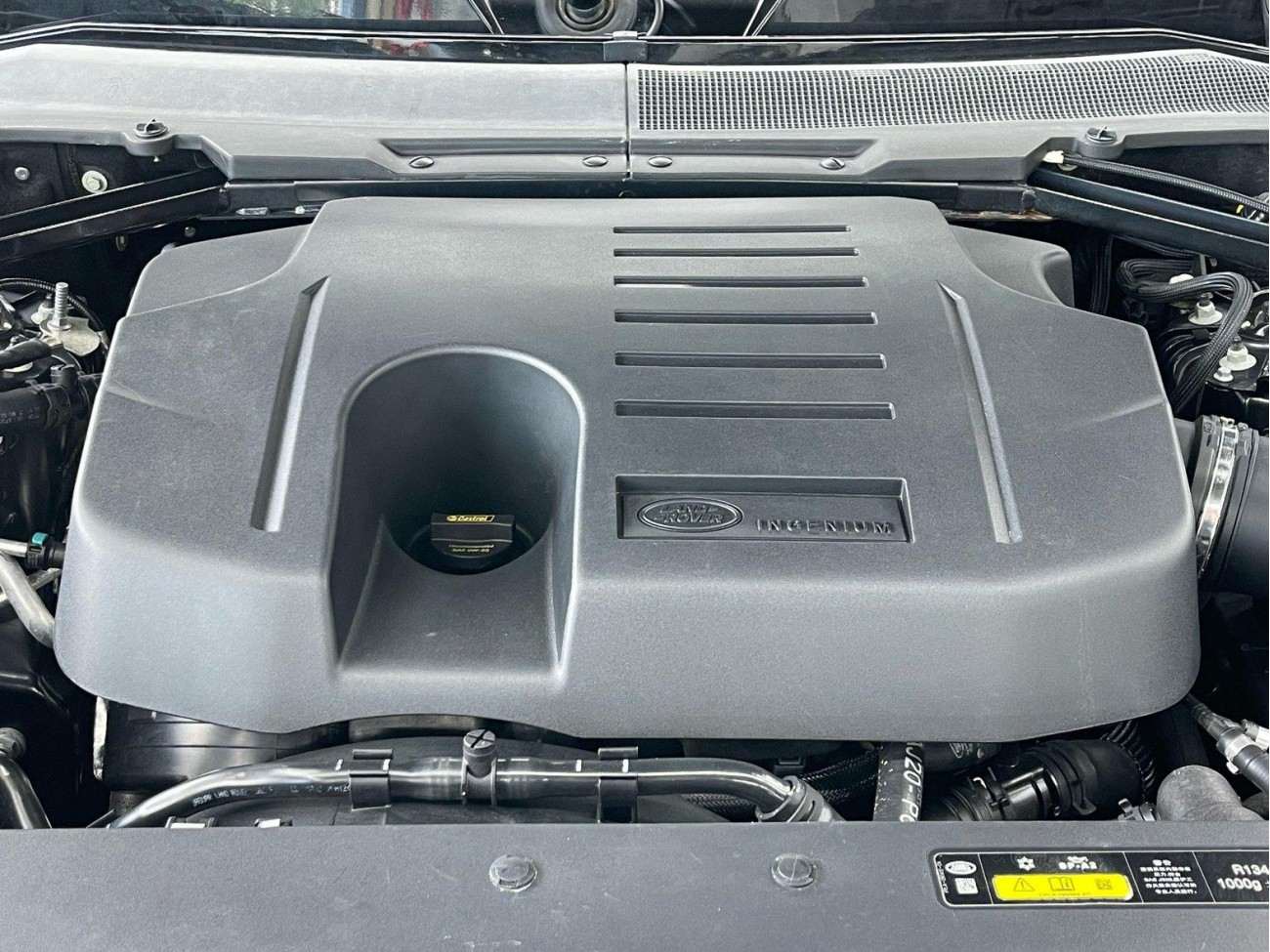 Land Rover Defender 2022