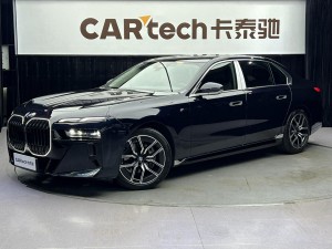 BMW 735Li 2025