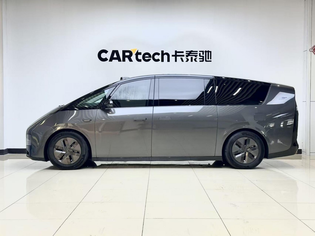 Li Auto MEGA 2024