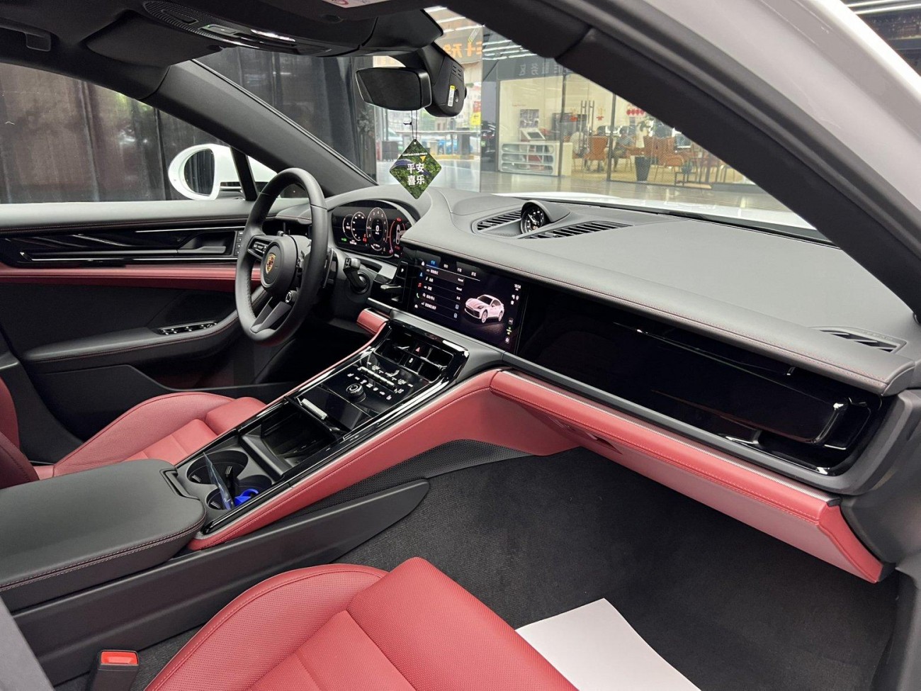 Porsche Panamera 2025