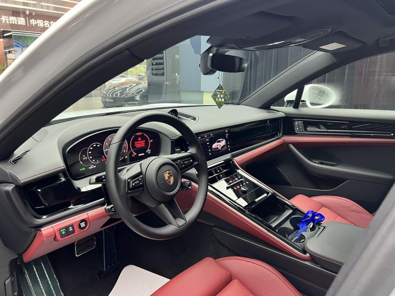 Porsche Panamera 2025