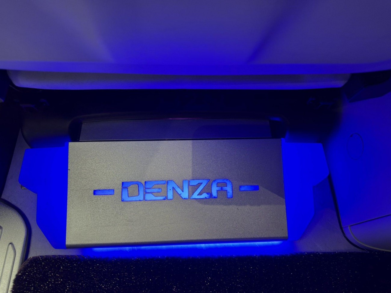 Denza D9 2024