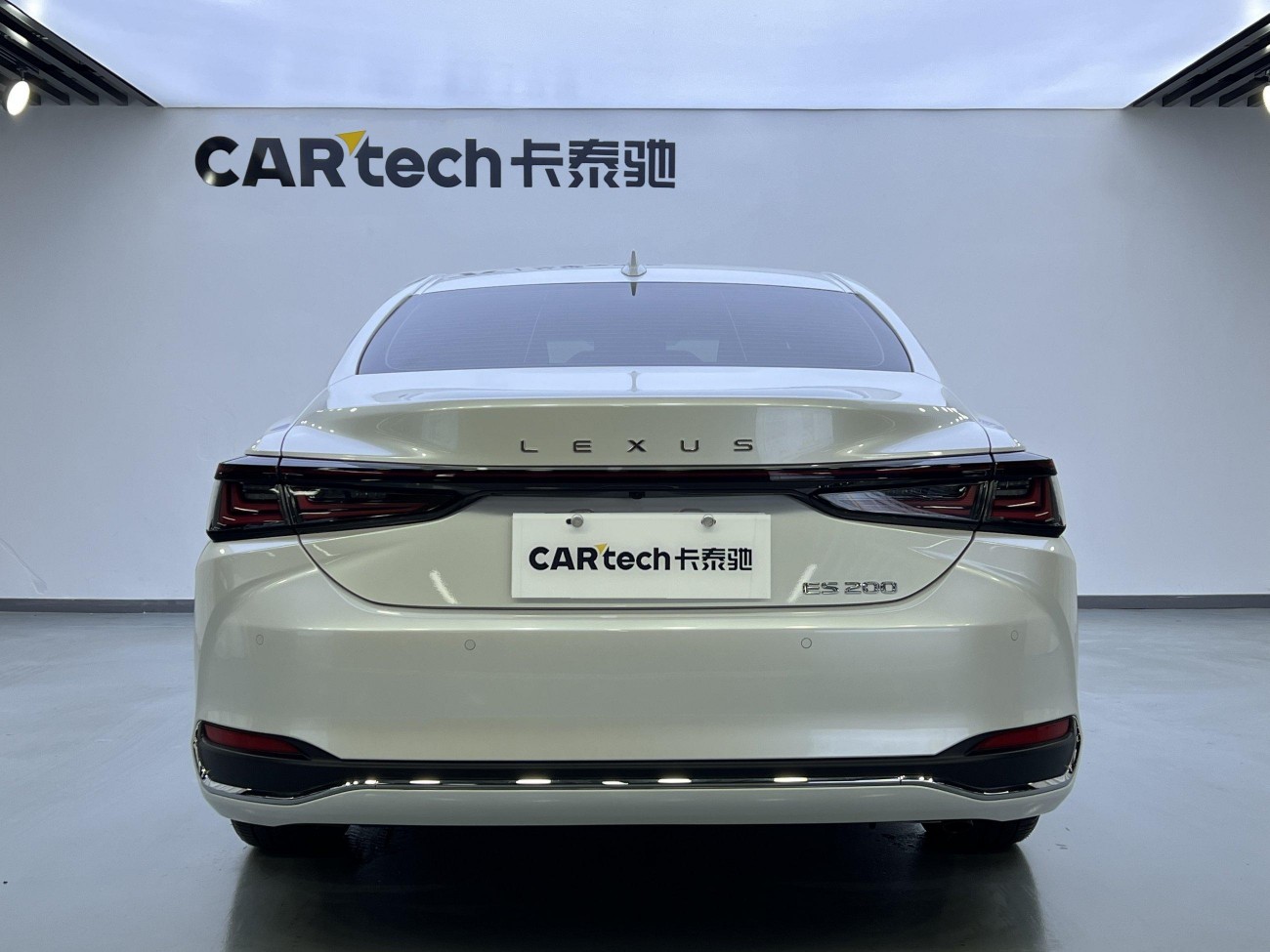 Lexus ES 200 2026