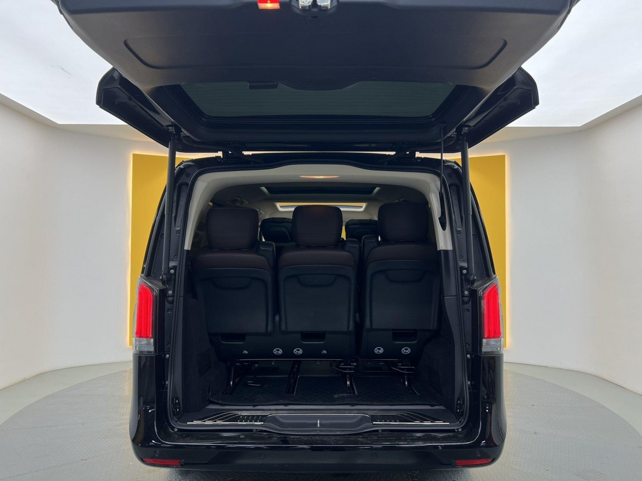 Mercedes-Benz V 2025