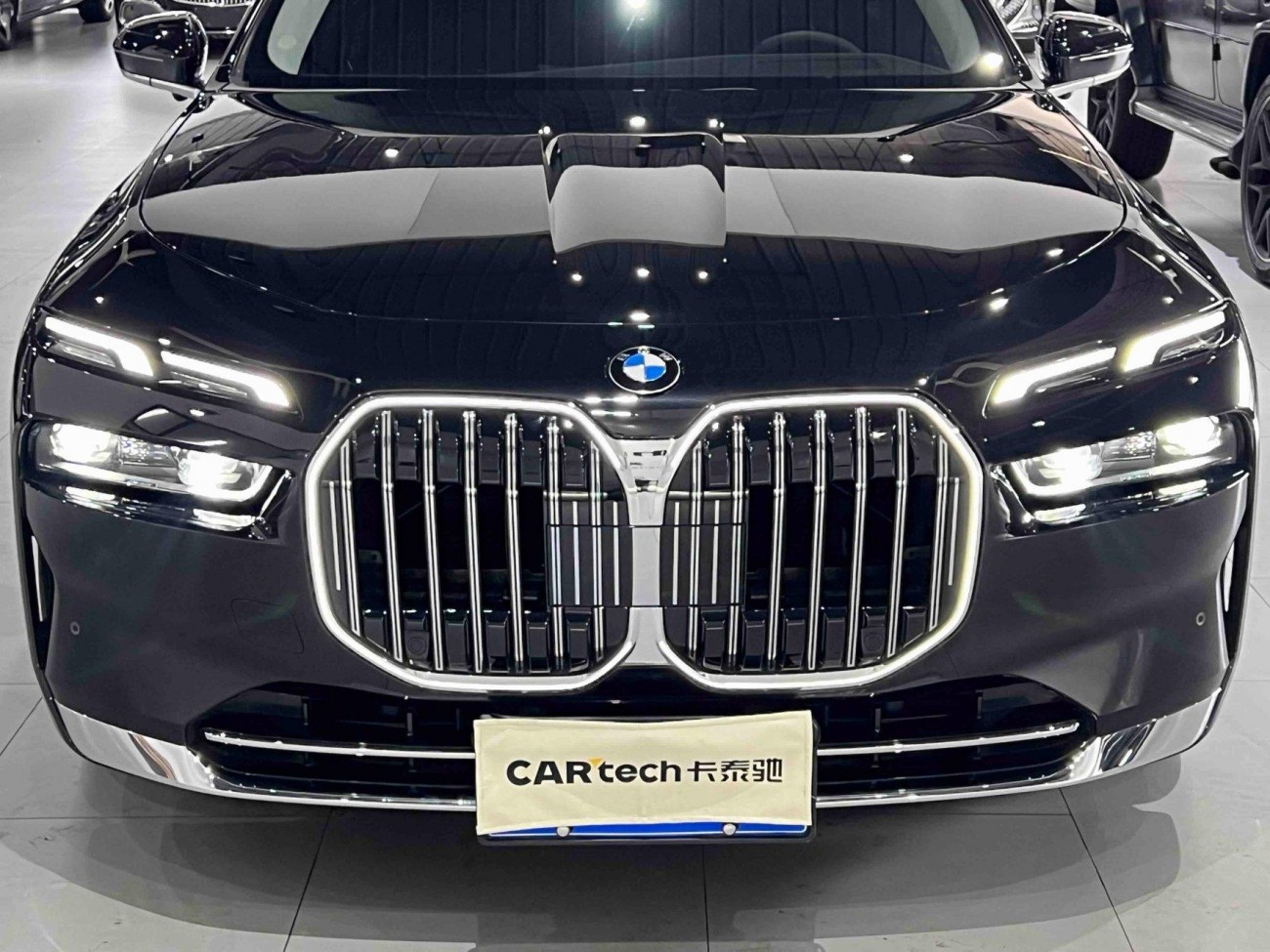 BMW 735Li 2025