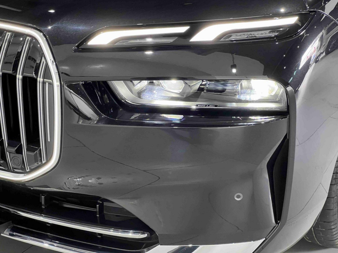 BMW 735Li 2025