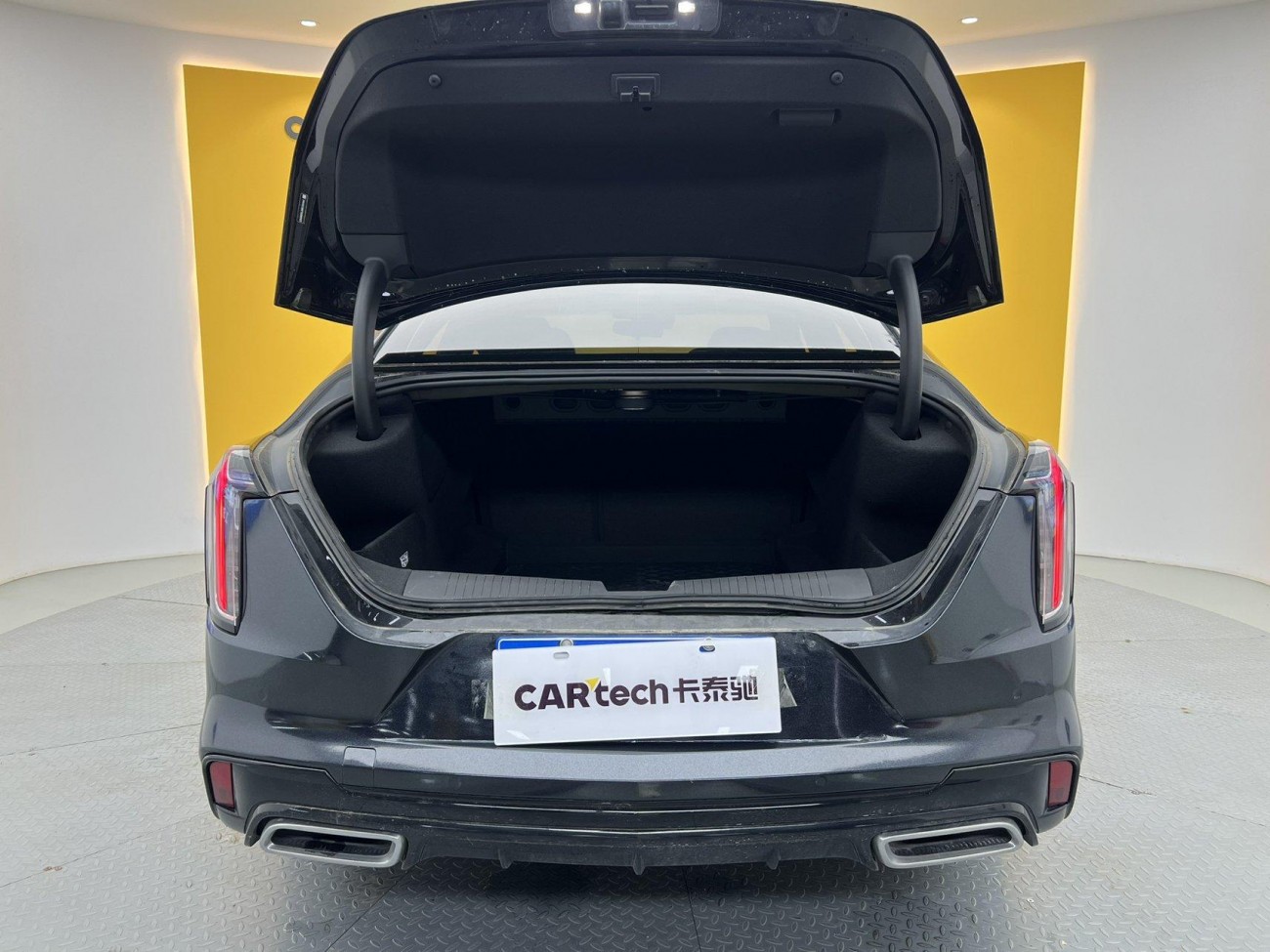 Cadillac CT4 2023